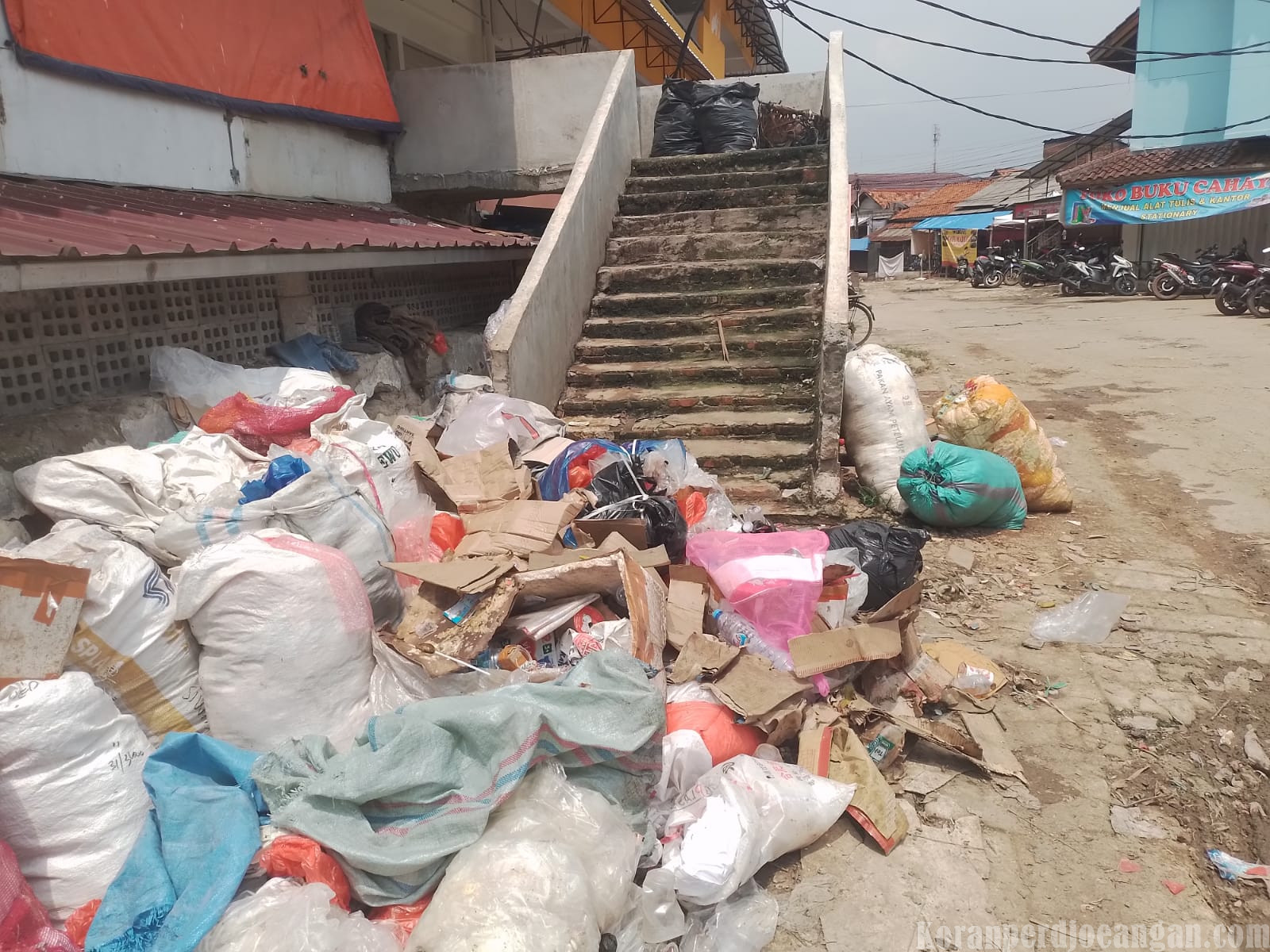 Didominasi Sampah Plastik di Pasar Tradisional, Volumenya Meningkat Jadi 1.800 Ton/Hari