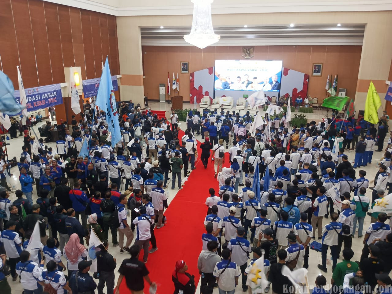 Ribuan Buruh Jabodetabek Hadiri Konsolidasi Akbar KSPI – KSPSI – KSBSI – ITUC
