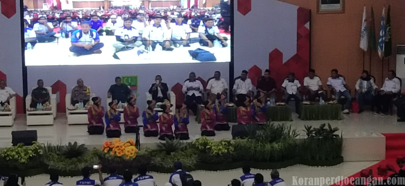 Tari Saman Ramaikan Konsolidasi Akbar KSPI – KSPSI – KSBSI – ITUC