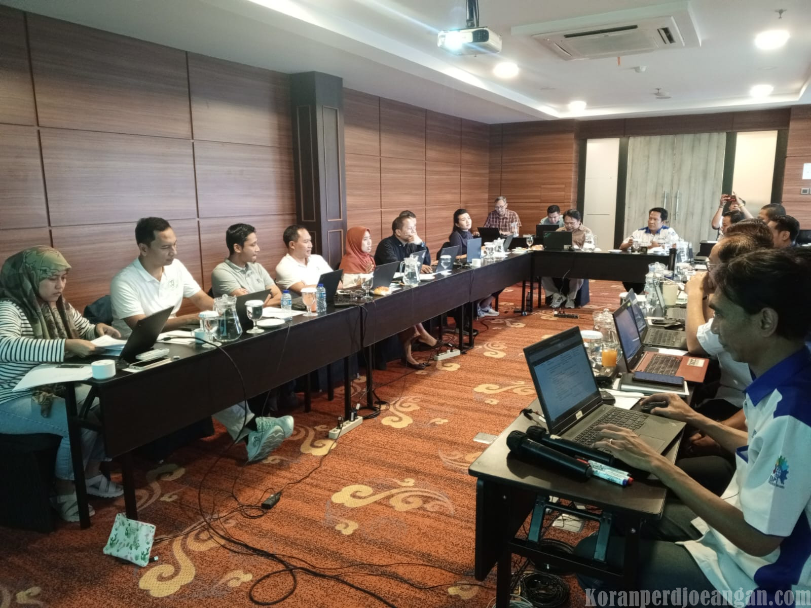 PUK SPEE FSPMI PT. Schneider Adakan Perundingan PKB di Hotel Aston Bogor