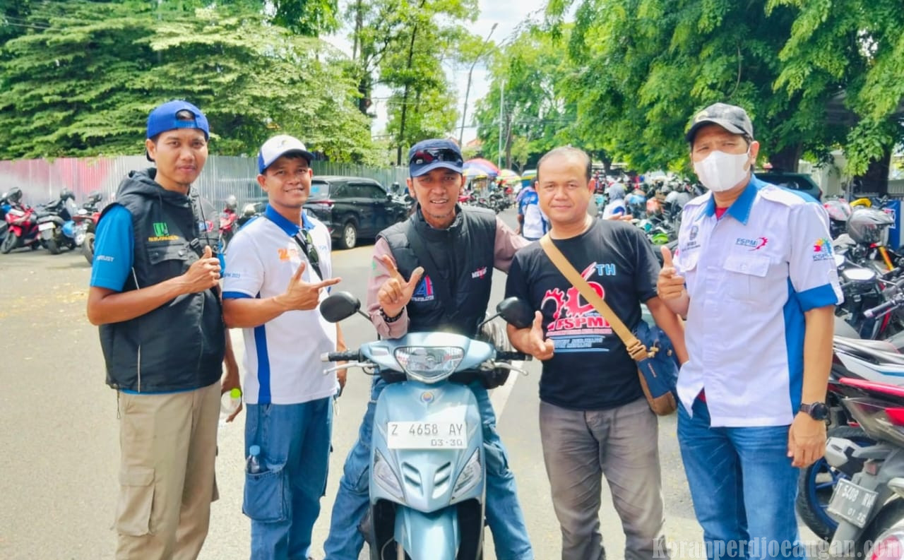 PUK SPL FSPMI PT. Saranacentral Bajatama, Tbk Turun ke Jalan: Suarakan Perlawanan dalam Aksi “Karawang Poek”