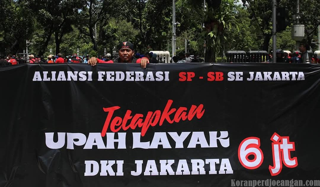 Demo Balaikota, Aliansi Buruh DKI Tuntut UMP 2026 Sebesar 6 Juta