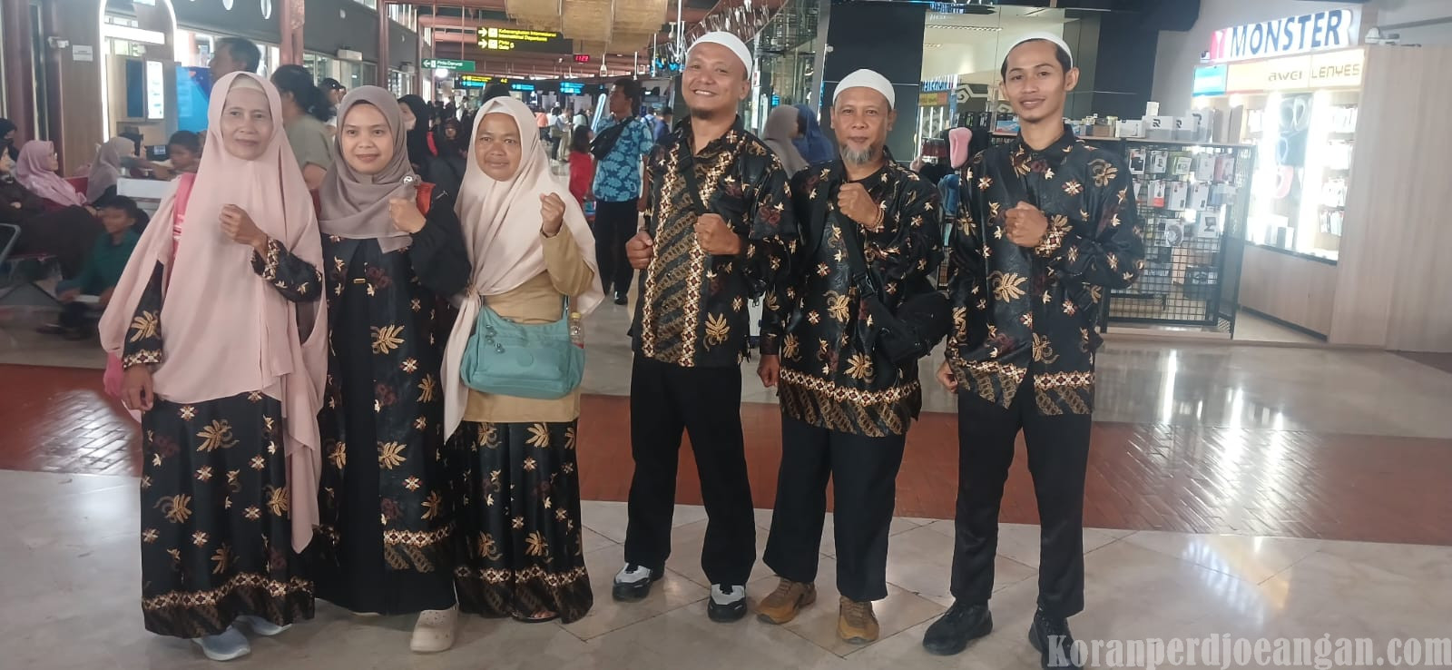 Pemenang Hadiah Umroh Apel Kebangsaan Buruh Berangkat ke Tanah Suci