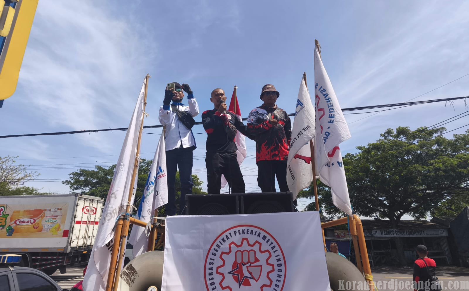 Orasi Tajam Ahmad Khoirul Guncang Barisan Buruh: PUK SPAI FSPMI Gresik Tegaskan Hak Upah Layak Tak Bisa Ditawar