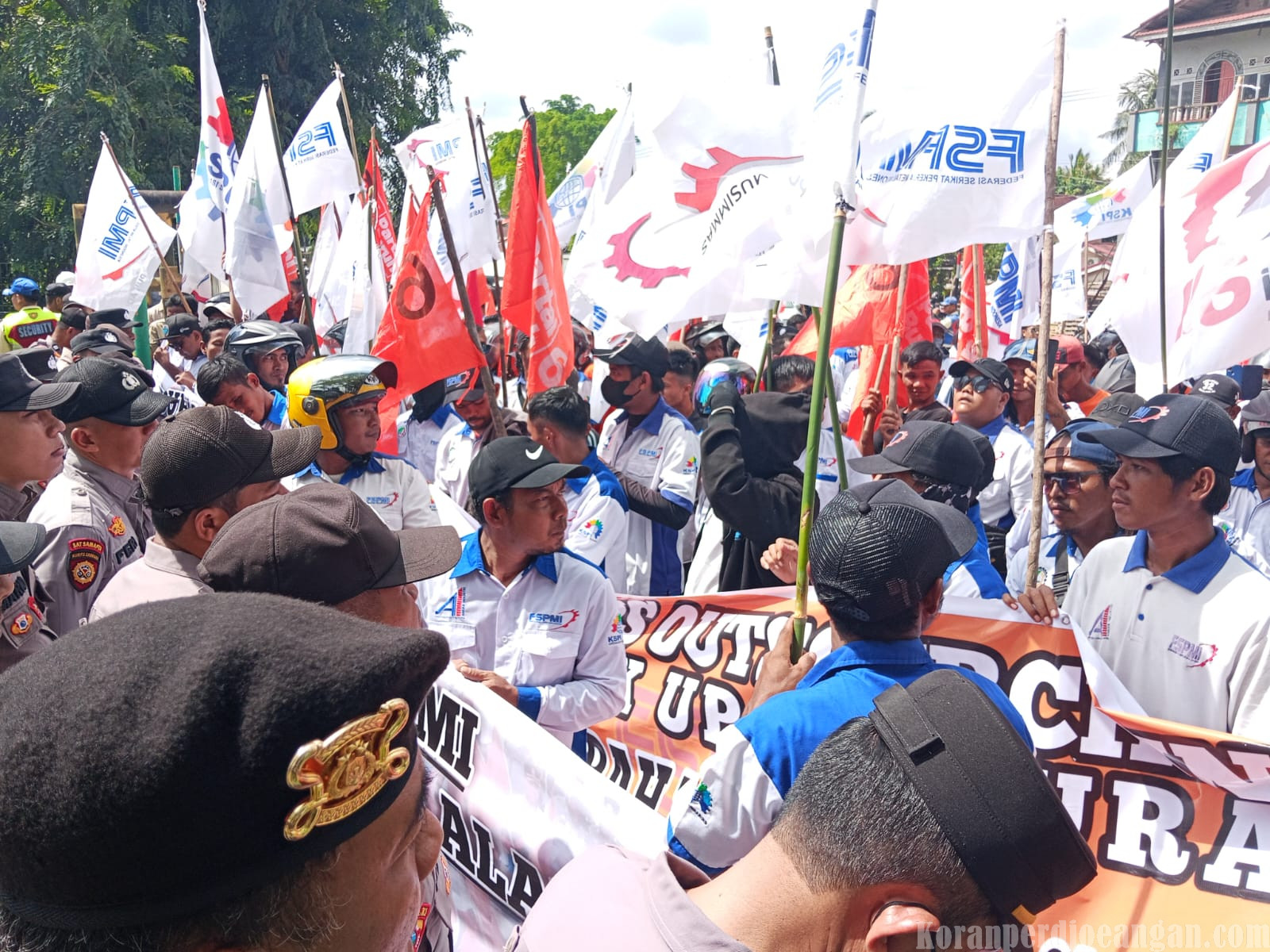 Tertutup dan Tak Transparan, Data Tenaga Kerja PT RAPP Disorot FSPMI Pelalawan