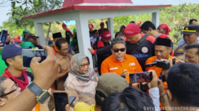 KSPI dan Partai Buruh Desak Pengurangan Disparitas Upah di Jawa Timur Saat Ziarah ke Makam Marsinah