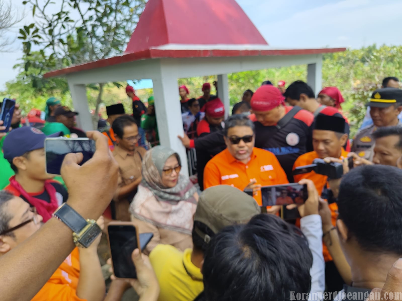 KSPI dan Partai Buruh Desak Pengurangan Disparitas Upah di Jawa Timur Saat Ziarah ke Makam Marsinah