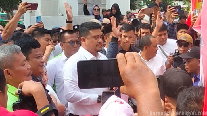 Gubernur Boby Temu Massa Buruh Aliansi KAU Sumut, Dukung Tuntutan Kenaikan Upah 10%, Akan Tetapi?