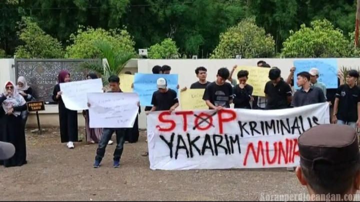GAMAS Demo Pengadilan Tinggi Aceh, Pertanyakan Independensi Majelis Hakim Terkait Perkara Yakarim Munir