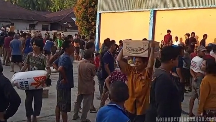 Warga Korban Bencana Kota Sibolga Menjarah Gudang Beras, Ini Kata Bulog