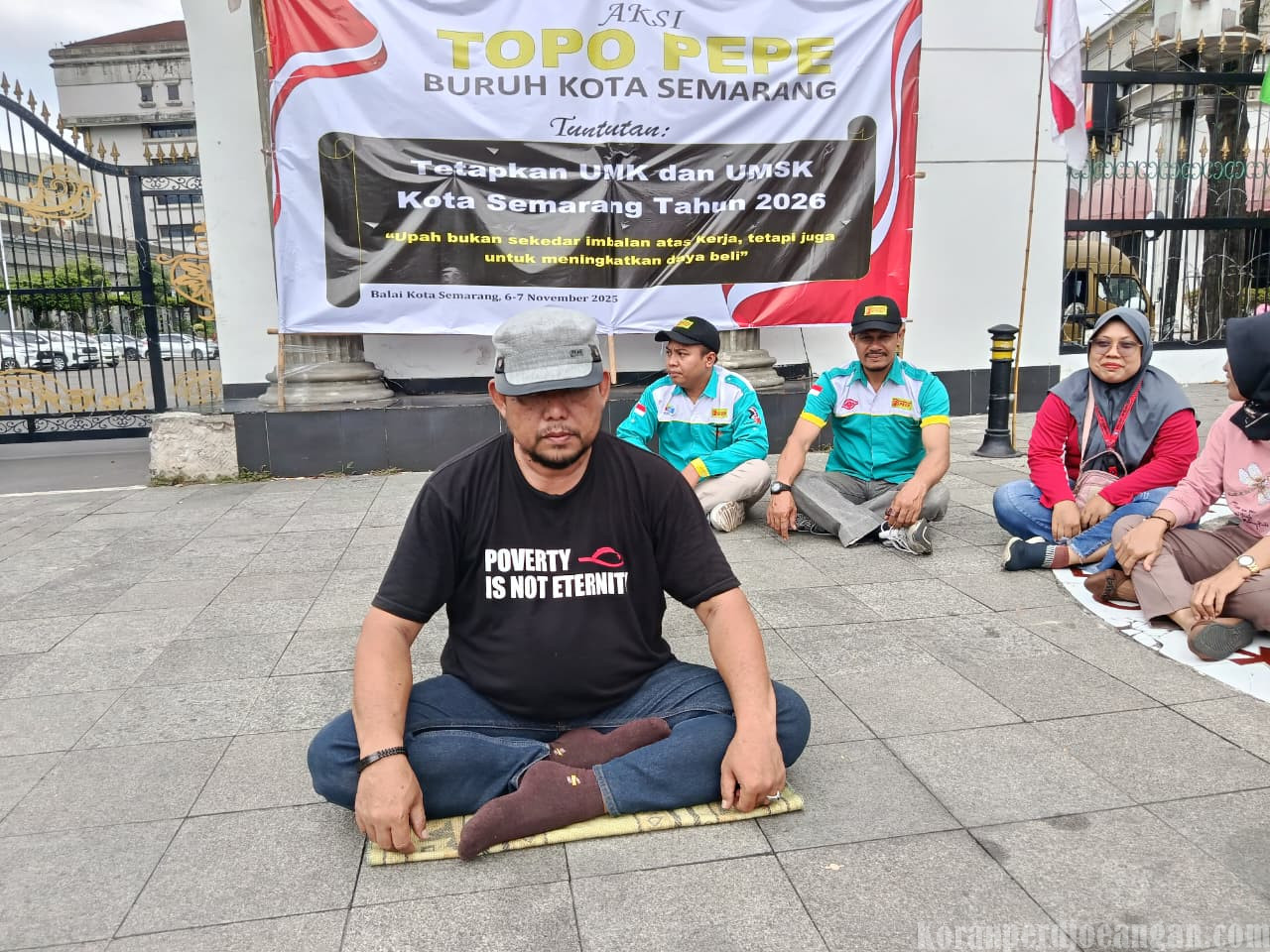 Pegiat Buruh Kota Semarang Gelar Aksi Topo Pepe, Desak Wali Kota Tetapkan UMK dan UMSK 2026