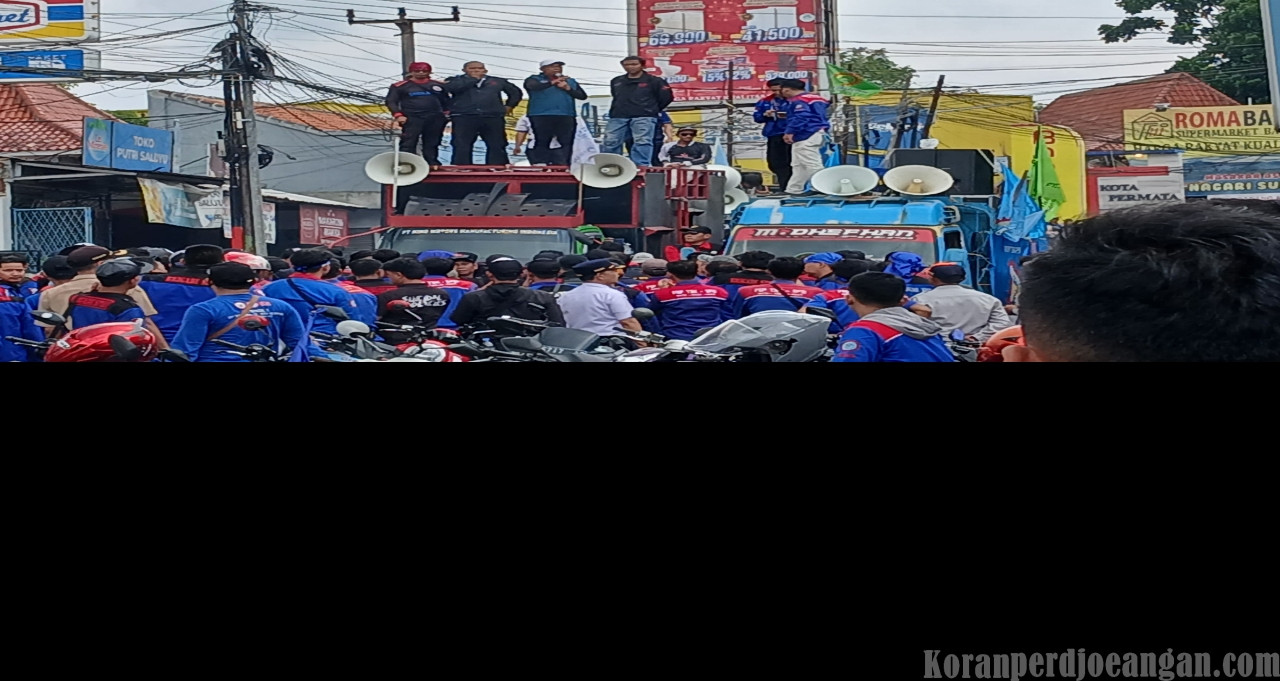 Depekab Deadlock, Ribuan Buruh Purwakarta Kepung Disnaker dan Pemda: Tuntut Diskresi Bupati dan Tolak Alfa 0,6