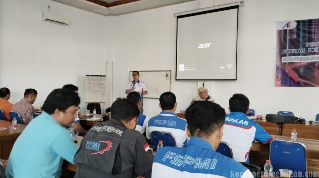 Perkuat Kapasitas Advokasi, PC SPAI FSPMI Purwakarta dan Karawang Gelar Pendidikan Hukum dan Ketenagakerjaan Lintas Wilayah