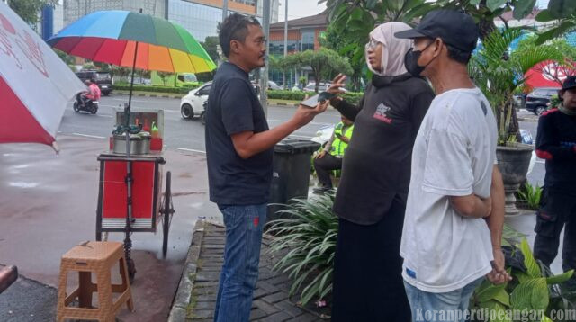 Saat Aksi UMSK 2026 Jawa Barat Dianggap Gangguan, Justru Pedagang Kecil Merasakan Manfaatnya