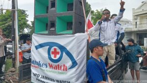 Jamkeswatch Probolinggo Raya Gelar Aksi Demonstrasi Didepan Kantor Dinas Kesehatan