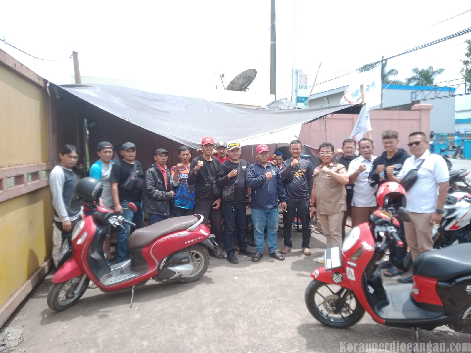 Pemdes Giriasih Tunjukkan Kepedulian, Kunjungi Tenda Juang Buruh PT Namasindo Plas