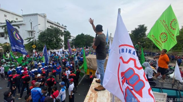 Penetapan UMP Tertunda: Jurang Harapan Buruh dan Kebijakan Pemerintah Makin Lebar
