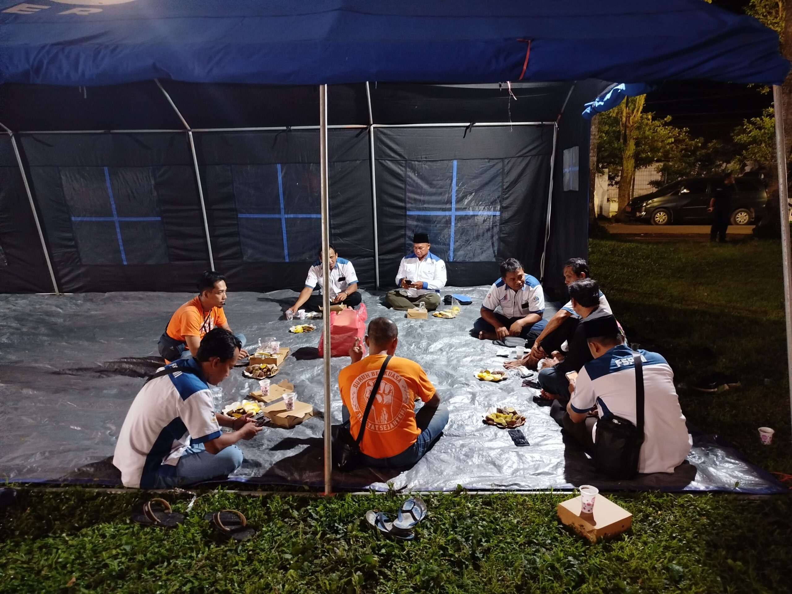 Menepati Janji Bupati Gus Fawait untuk Bersilaturahmi di Giat Acara “Bunga Desaku”, FSPMI Jember Menunggu Hingga Larut Malam