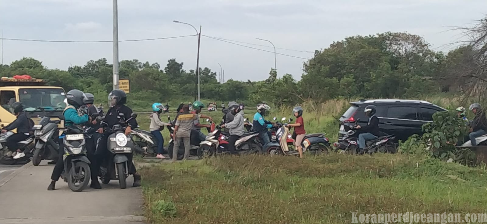 Imbas Penutupan Jalan Bekas Omah Buruh, Kemacetan Parah Terjadi di Kawasan Industri MM2100