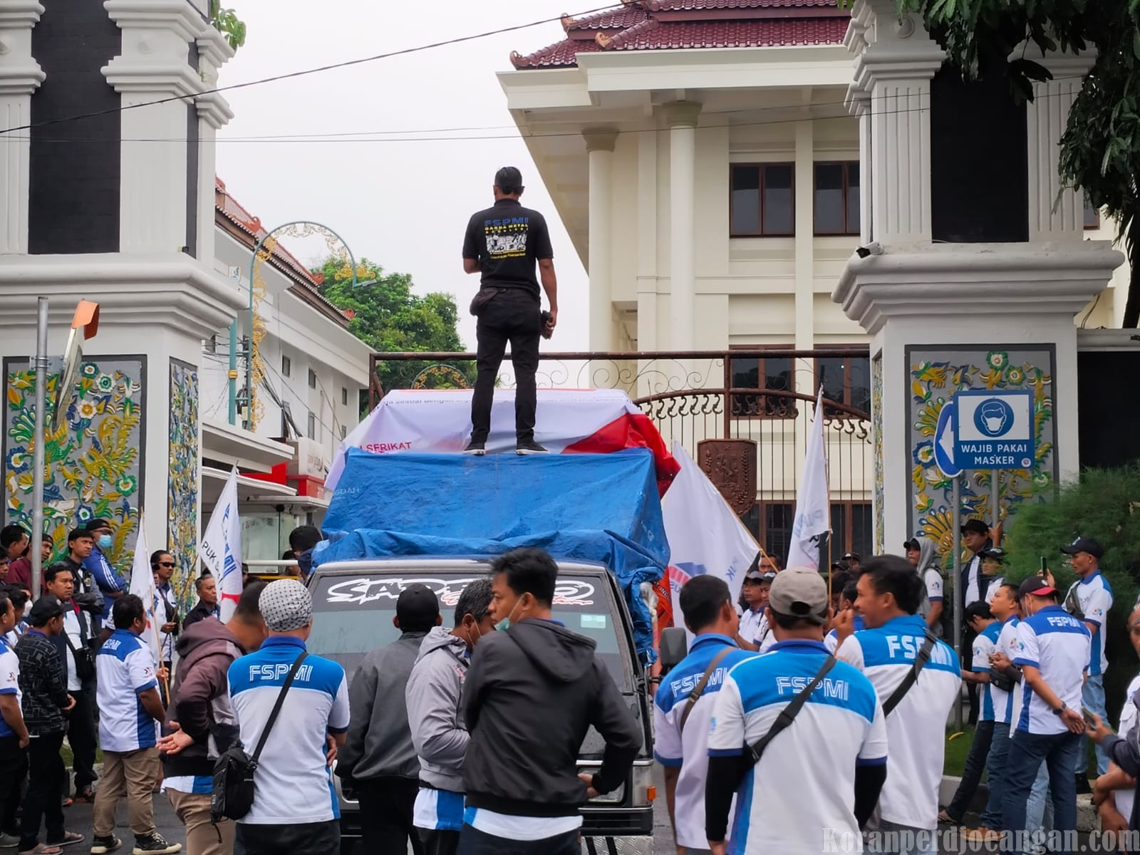 Tak Bisa Dibungkam! FSPMI Tuban Tegak Berdiri Kawal Sidang Pleno Dewan Pengupahan