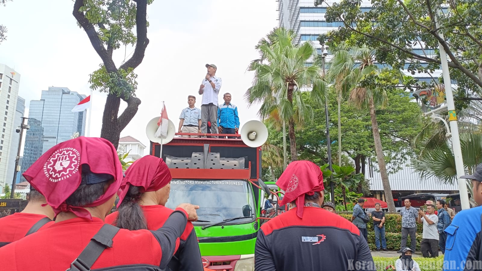 Aksi Buruh DKI, Tuntut Kenaikan Upah Minimal dan Perluasan Sektor Terkait UMSP