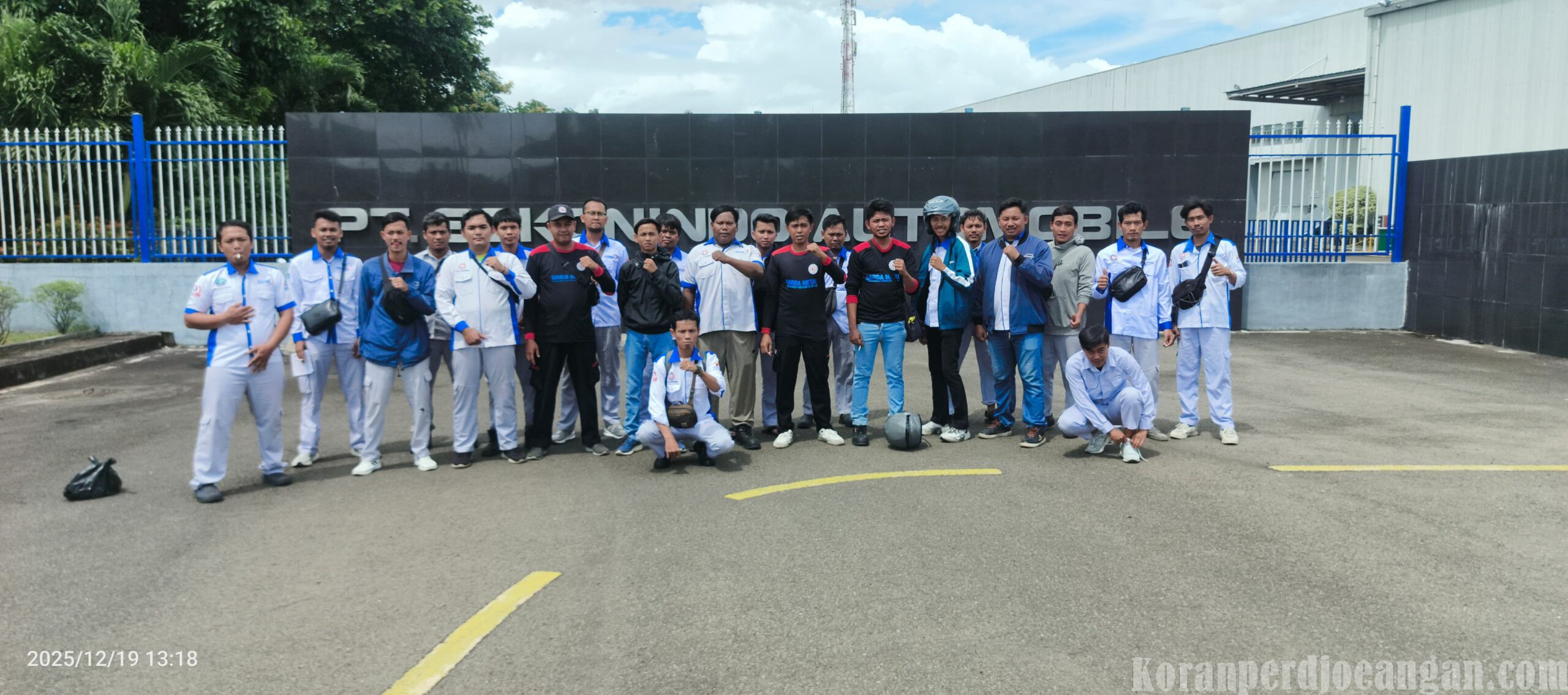 Buruh PT. Sokonindo Automobile Antusias Kawal Rapat Pleno UMK 2026