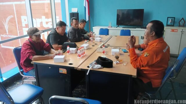 Posko Orange Partai Buruh Kawal Perjuangan Lawan PHK Sepihak