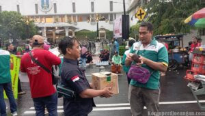 Buruh Jatim Galang Dana Lumajang Sambil Kawal Tuntutan Upah