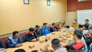 Ratusan Buruh FSPMI  Desak Pemkot Cimahi Revisi Indeks Kenaikan UMK