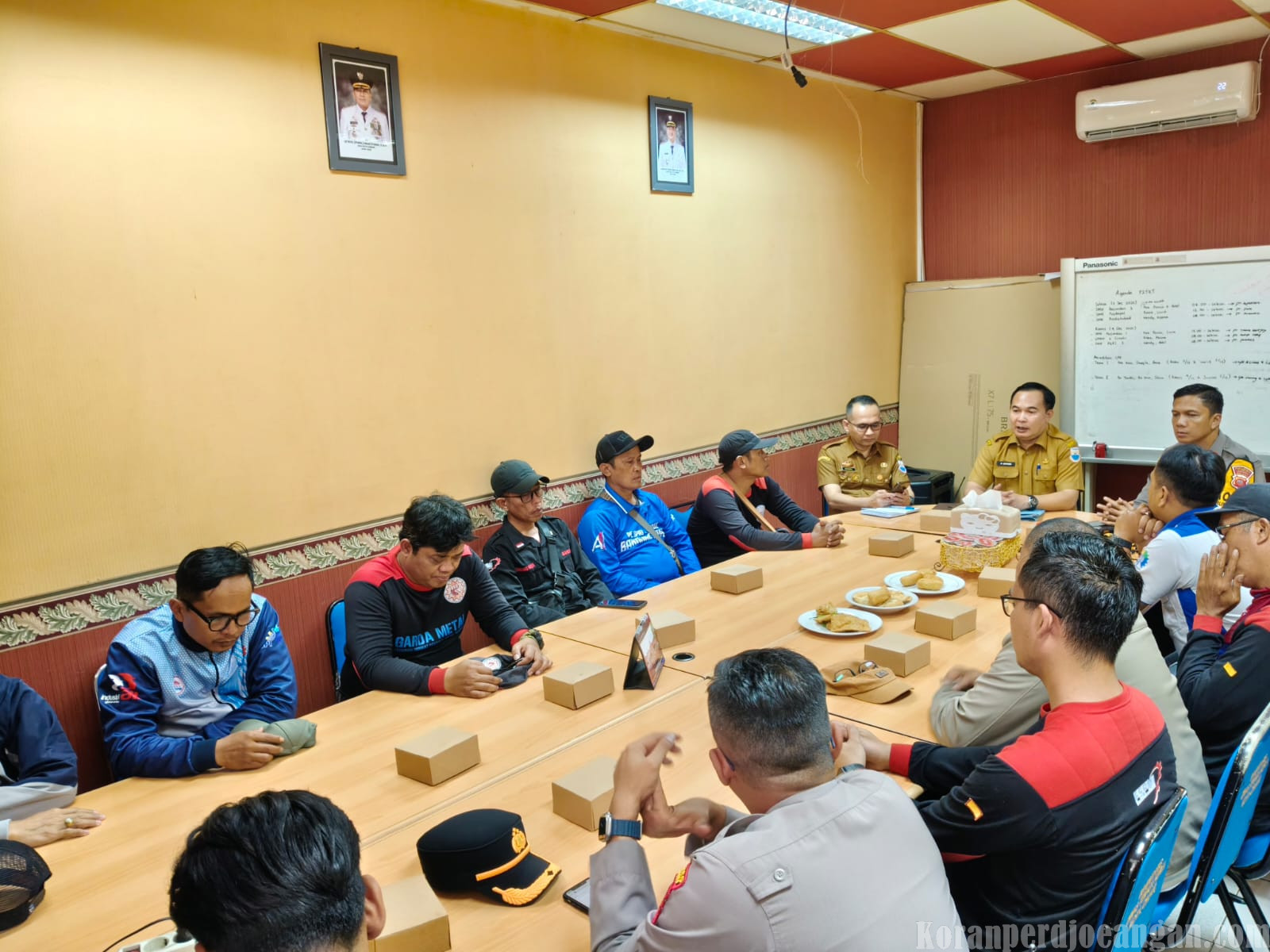 Ratusan Buruh FSPMI  Desak Pemkot Cimahi Revisi Indeks Kenaikan UMK