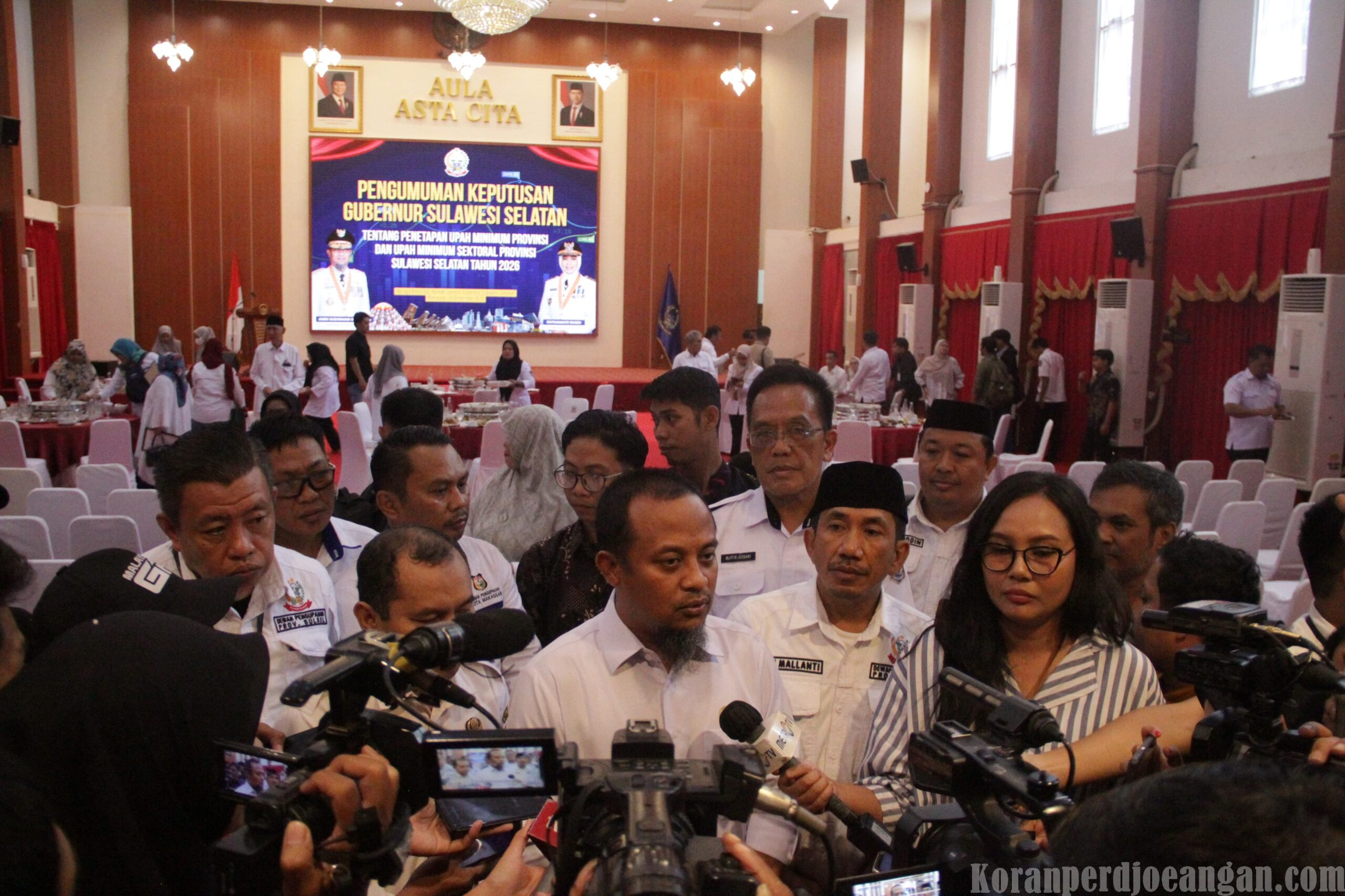 Gubernur Sulawesi Selatan Resmi Mengesahkan UMP/UMK dan UMSP/UMSK 2026