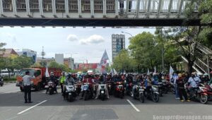 Tepati Janji, Ribuan Buruh Jawa Barat Datangi Istana Negara