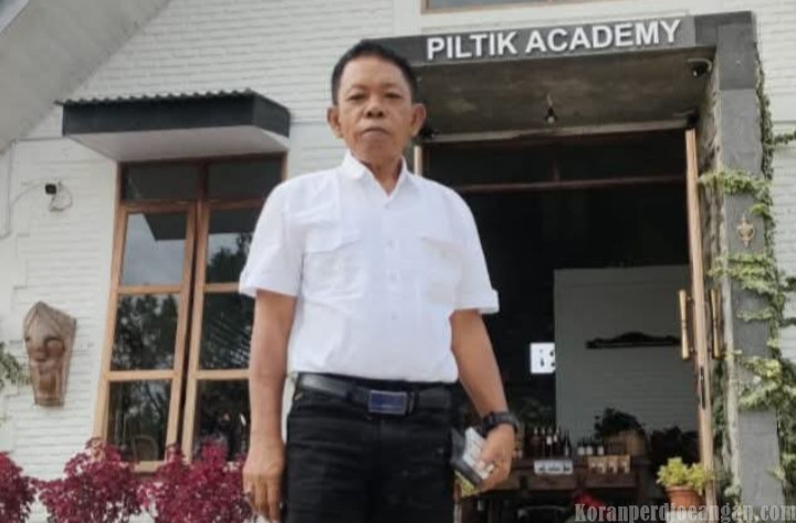 Jeff Bezos dan Elon Musk Berlomba ke Mars, Kita Masih Sibuk Mengurus Ijazah Palsu: 56 Tahun Mundur ke Belakang