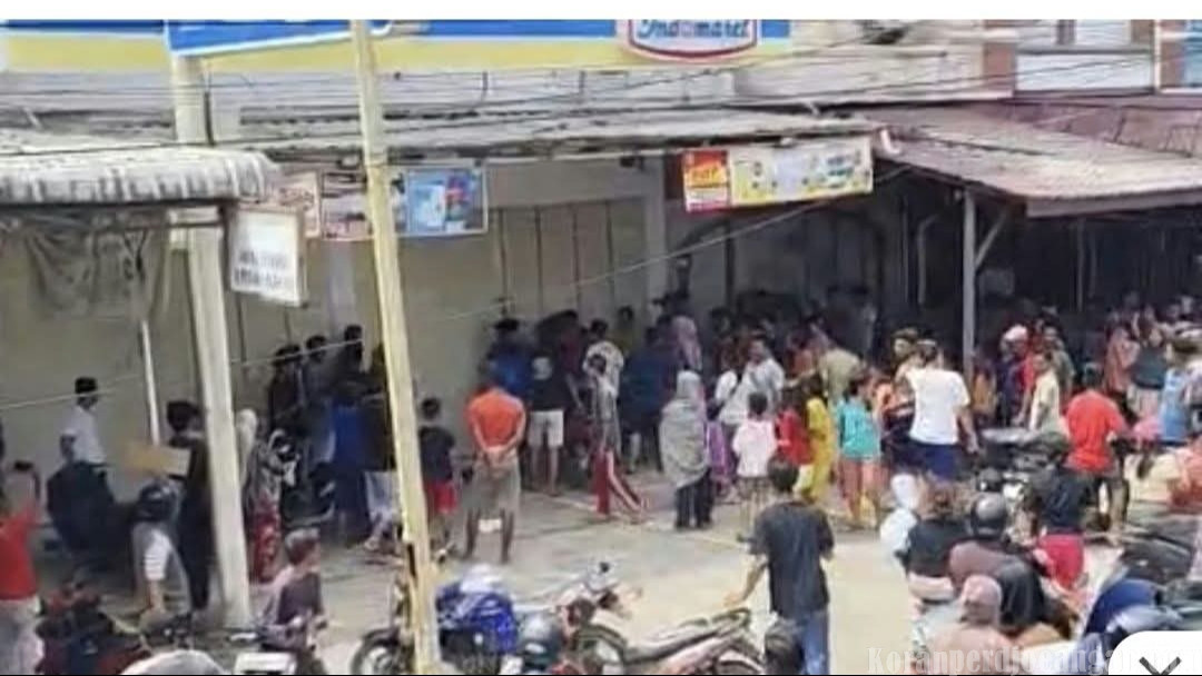 Menjarah Minimarket Tidak Boleh, Menjarah Hutan Aman