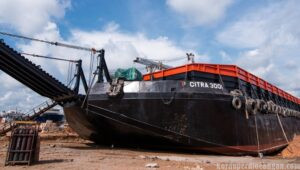 Buruh PT Citra Shipyard Batam Tertimpa Tewas Terhantam Plat Besi