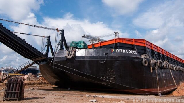Buruh PT Citra Shipyard Batam Tertimpa Tewas Terhantam Plat Besi