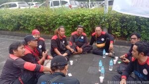 Garda Metal FSPMI Sambangi LPS Bela Ribuan Buruh PT Pakerin Tak Digaji Berbulan-bulan