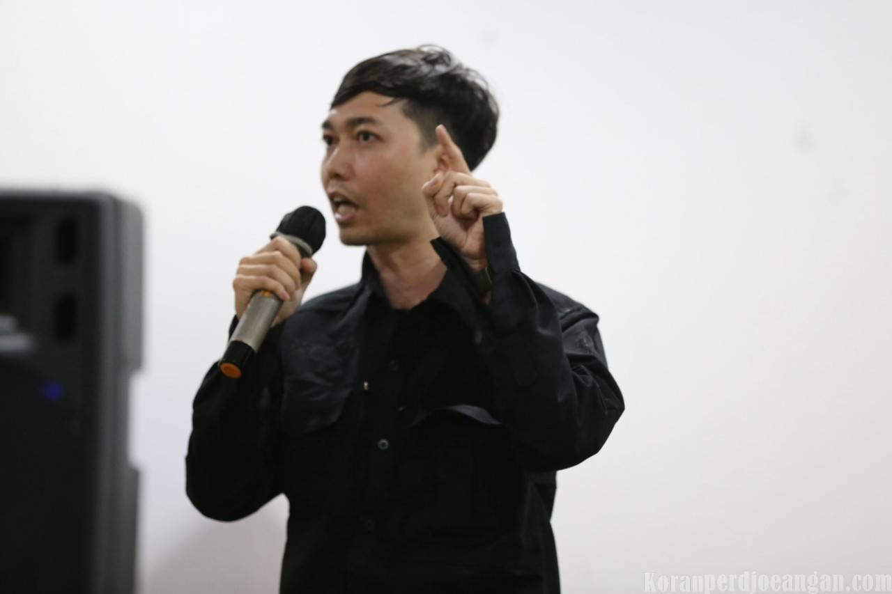 Apakah Agama Dikendalikan oleh Kaum Kapitalis? Tinjauan Kritis Sosiologi-Hukum