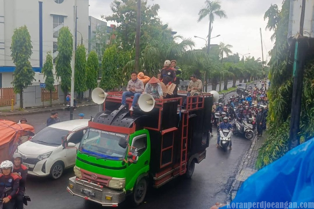 Buruh Jawa Barat Kembali Gelar Aksi di Istana Negara Tuntut Revisi SK UMSK 2026