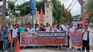 Kondisi Buruh Indonesia dalam Perbandingan Global, Tantangan, Peluang, dan Arah Perubahan