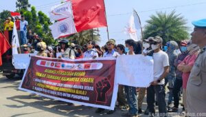 Aksi Demonstrasi Buruh Halmahera Tengah, Tolak UMP dan Tuntut UMK dengan Alfa 0.7