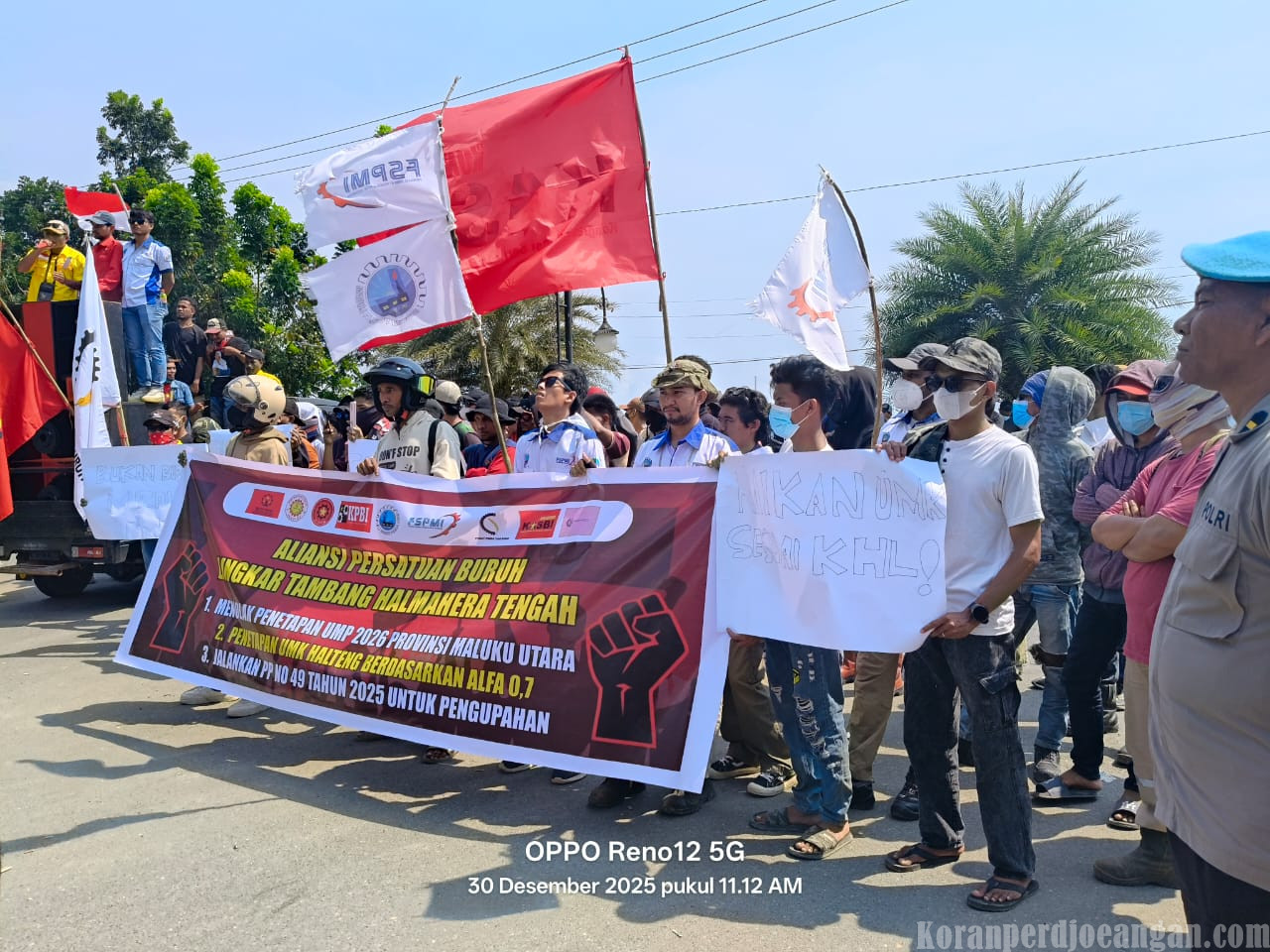 Aksi Demonstrasi Buruh Halmahera Tengah, Tolak UMP dan Tuntut UMK dengan Alfa 0.7