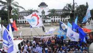 Buruh Jawa Barat Soroti Kebijakan Upah: Gubernur Dinilai Abaikan Aturan, Rekomendasi, dan Janji Kampanye