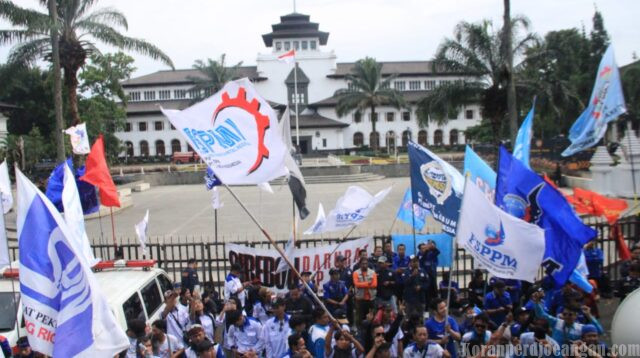 Buruh Jawa Barat Soroti Kebijakan Upah: Gubernur Dinilai Abaikan Aturan, Rekomendasi, dan Janji Kampanye