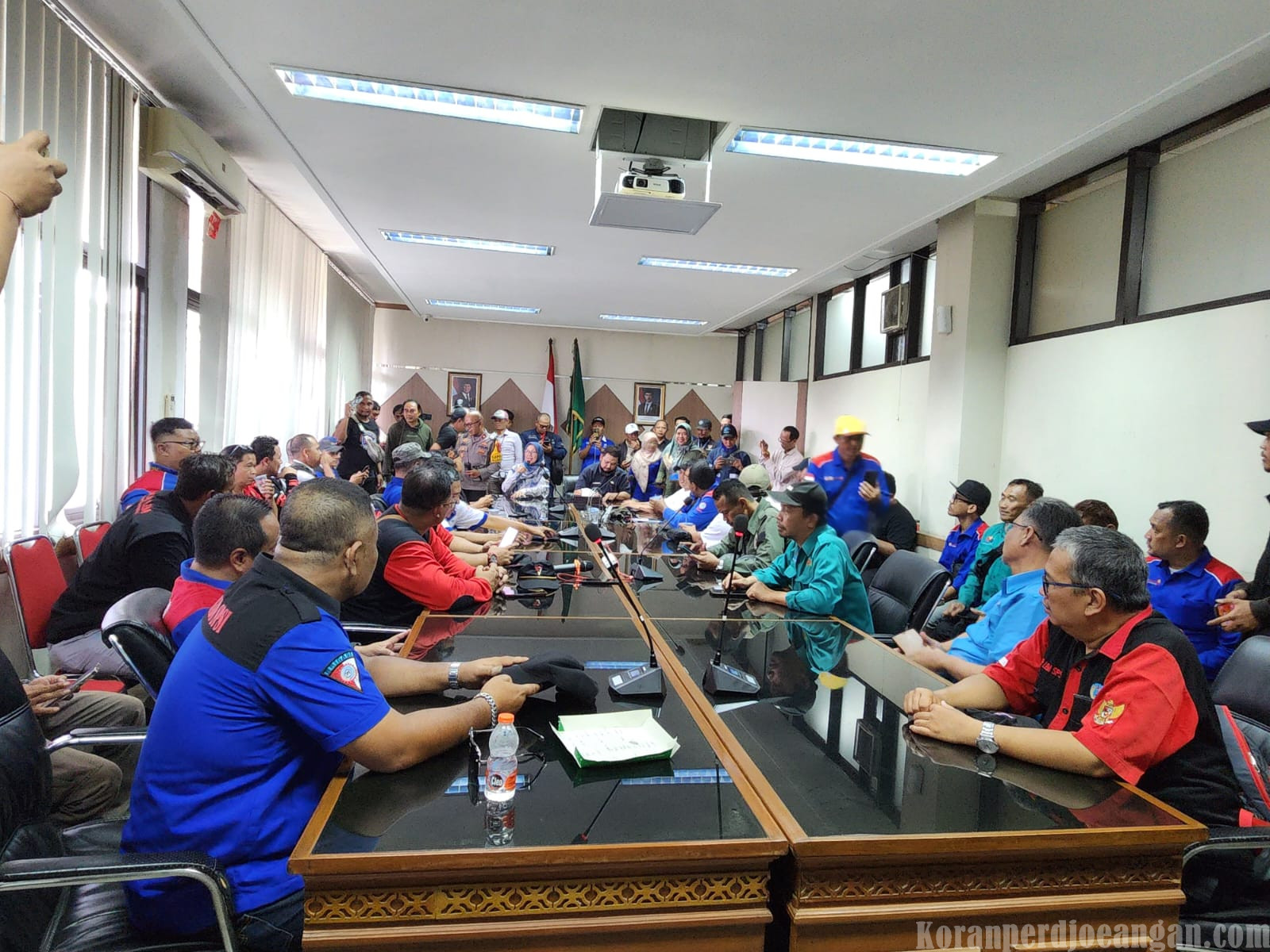 Buruh Diterima Disnaker Setelah Negosiasi dengan Kapolda Jawa Barat