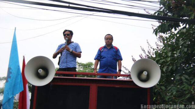 Buruh Jabar Masih Bertahan, Sekdisnakertrans Konsultasi dengan Kadisnakertrans dan Gubernur soal Revisi UMSK