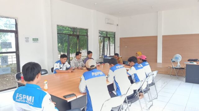 Pertemuan Tripartit di Kantor Disnaker Morowali, FSPMI Perjuangkan Hak-Hak Pekerja