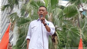 Perda KSPI DKI Jakarta Melakukan Aksi di Depan Balai Kota