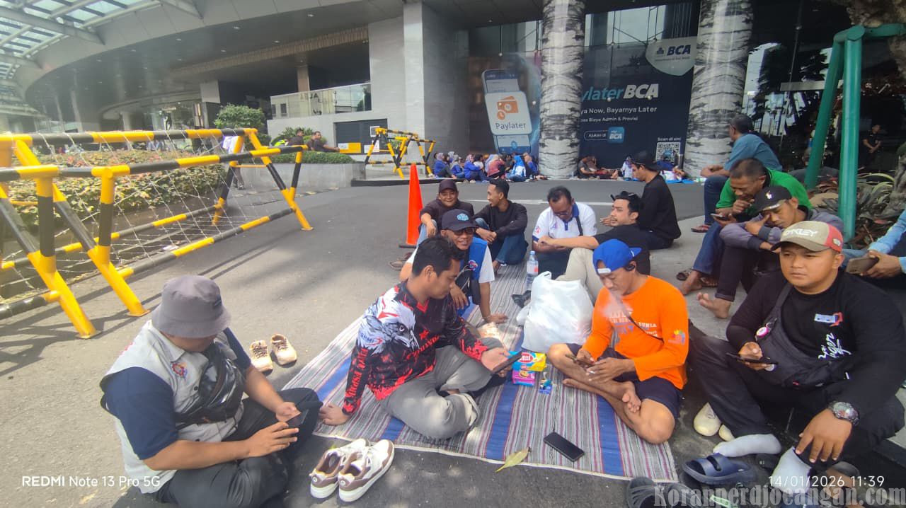 FSPMI Jatim Instruksikan Aksi Solidaritas 24 Jam di Kantor LPS, Desak Penyelamatan Pekerja PT PAKERIN
