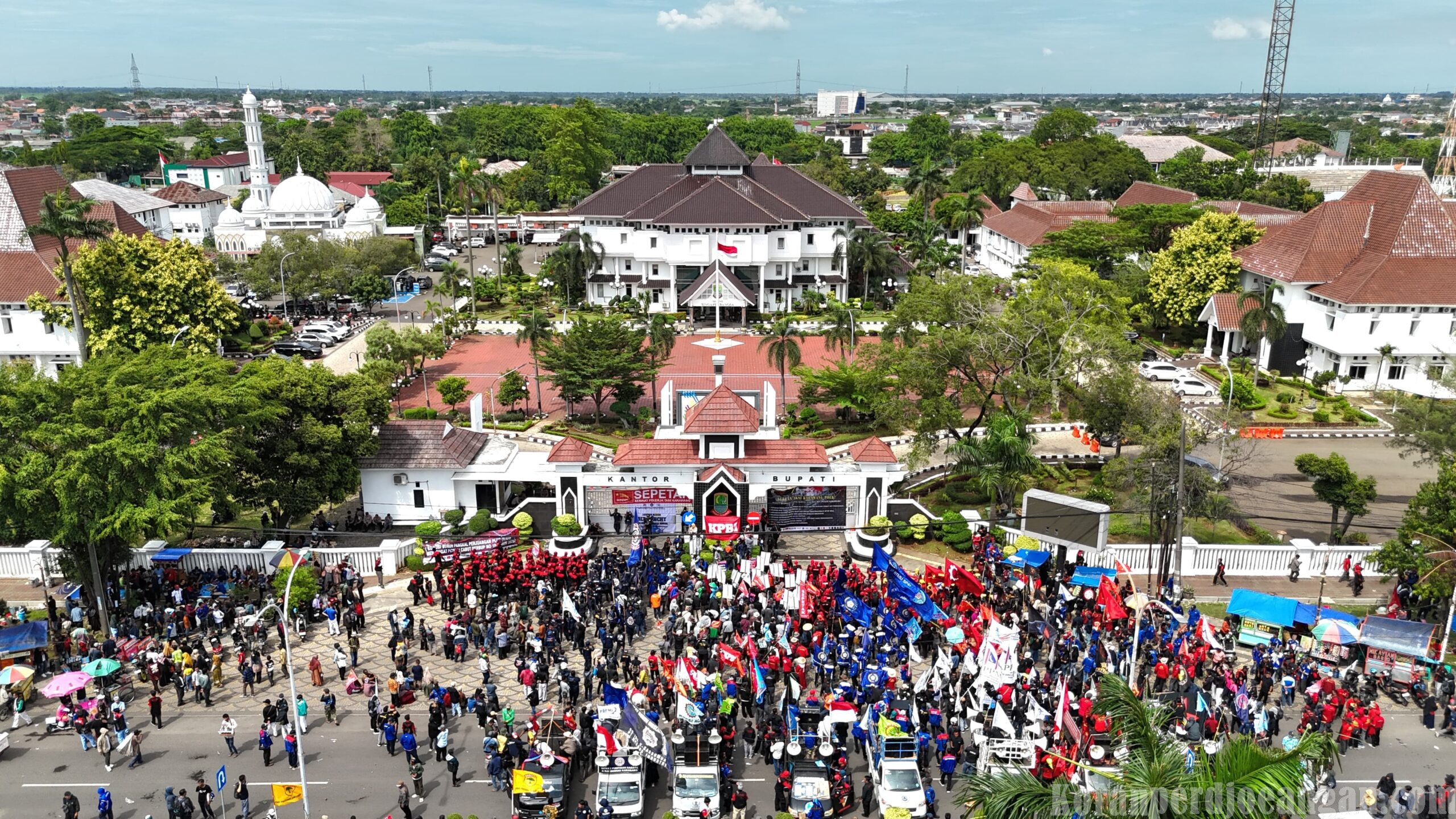 Karawang; Surga Industri atau Ladang Penindasan Buruh?